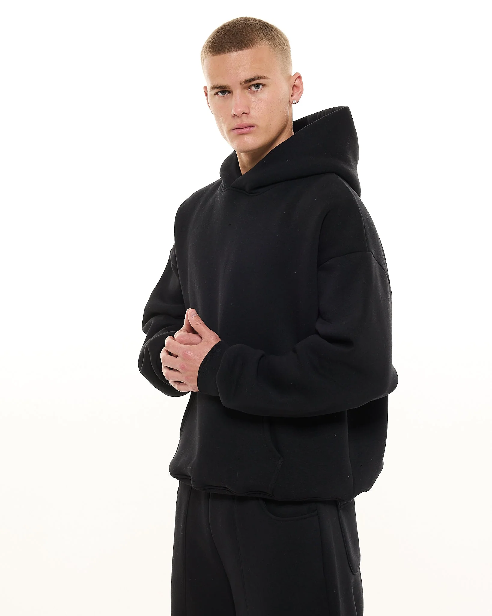 COZY HOODIE - BLACK - Image 4