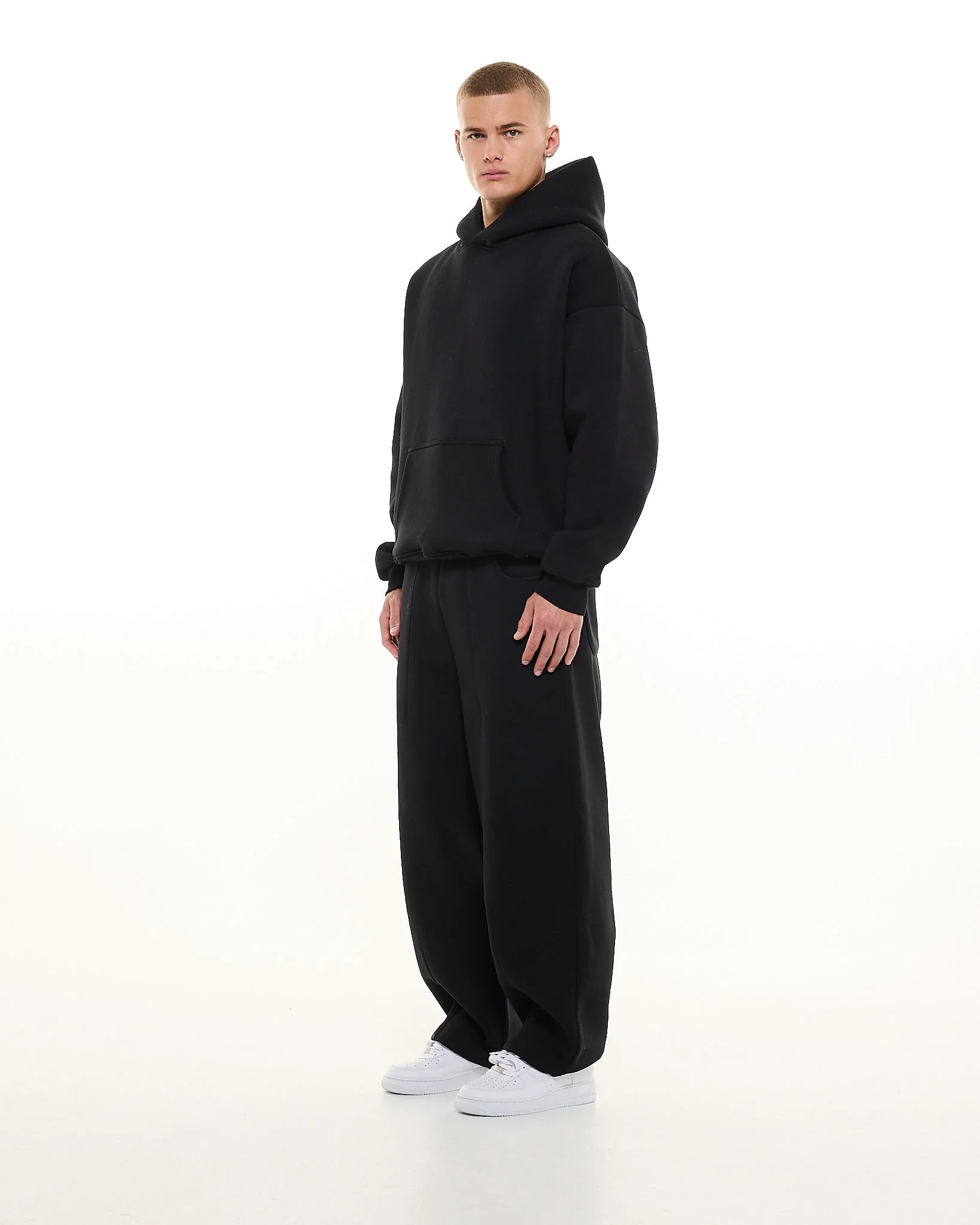COZY HOODIE - BLACK - Image 5