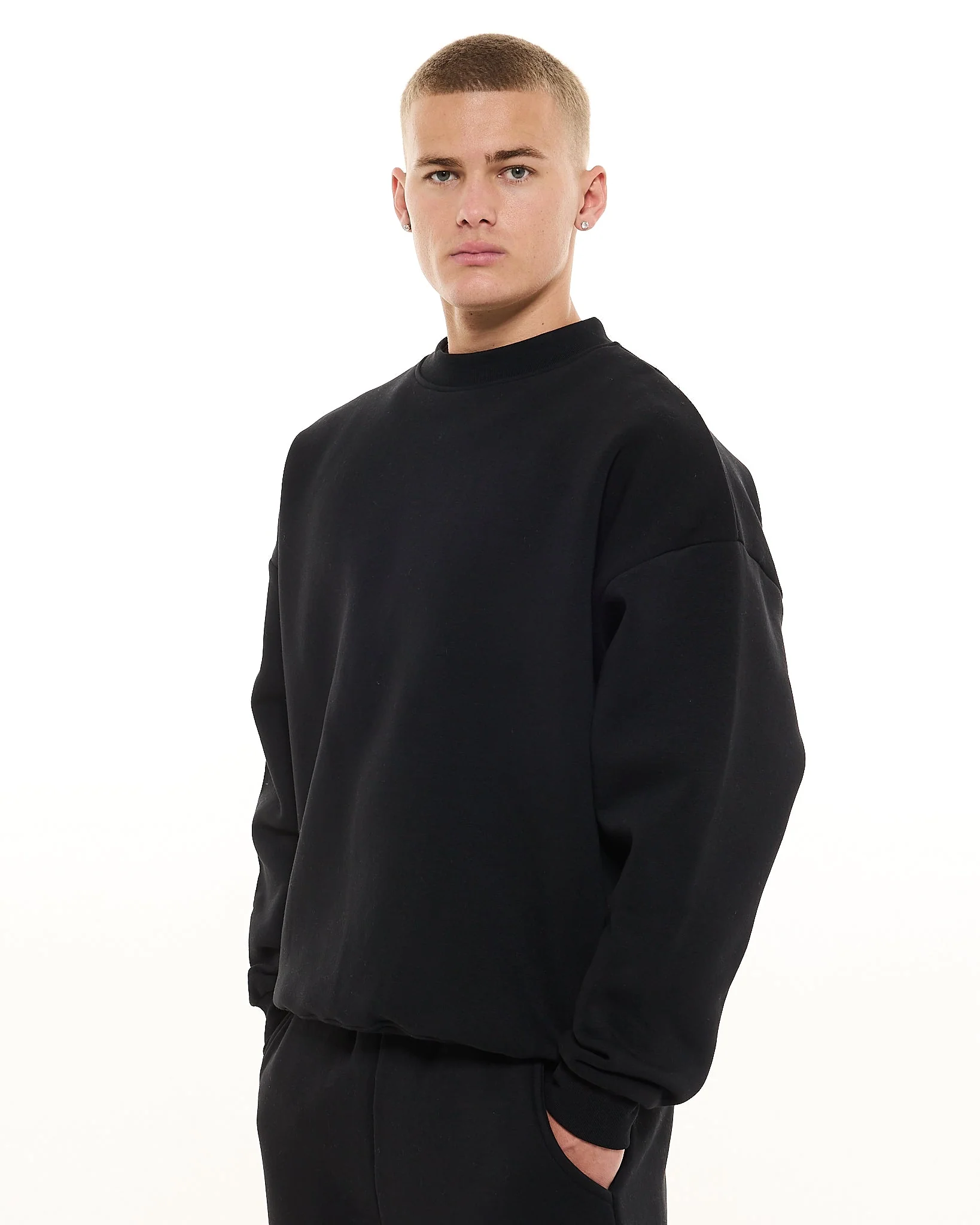 COZY SWEATER - BLACK - Image 4
