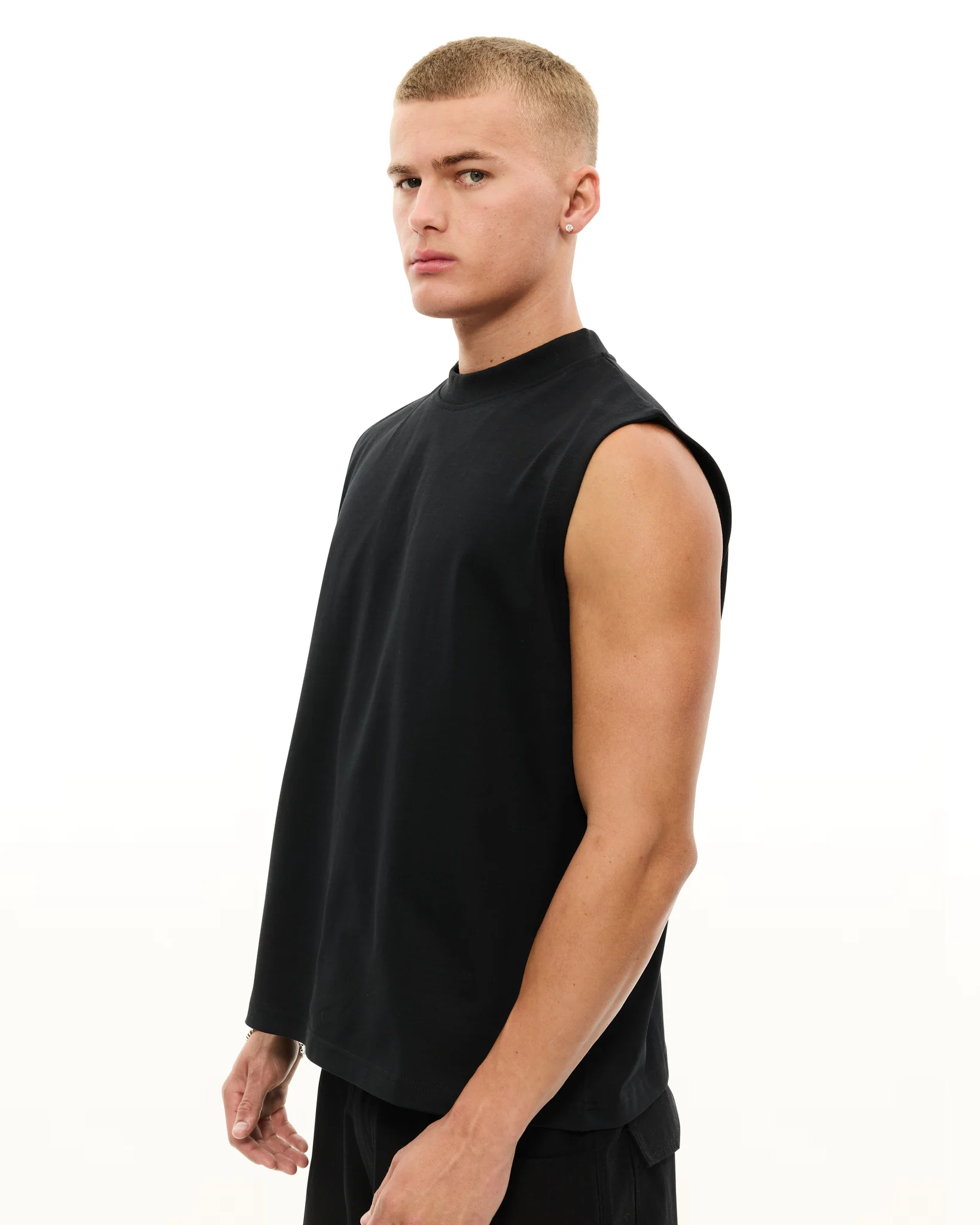MUSCLE TEE - BLACK - Image 4