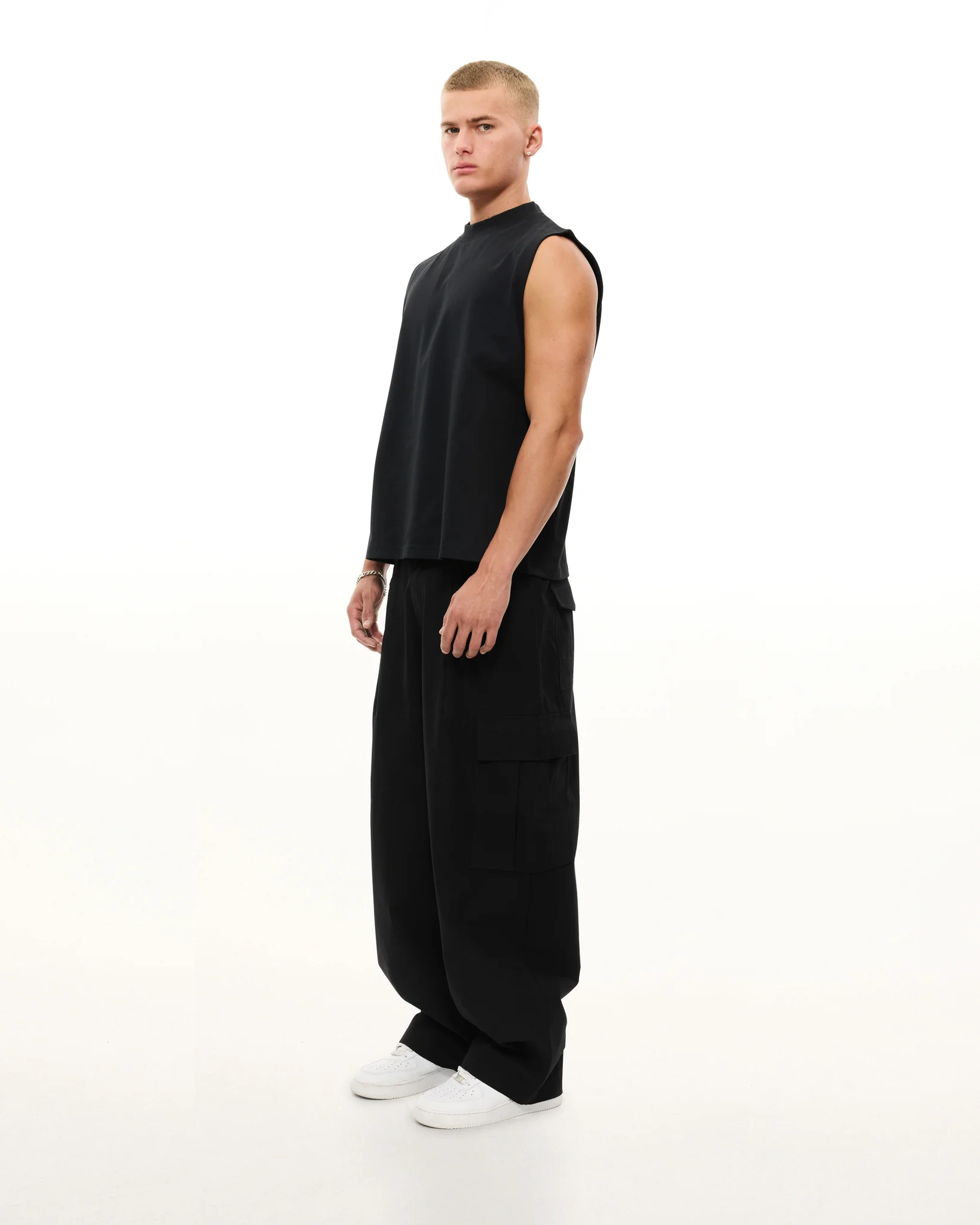 MUSCLE TEE - BLACK - Image 5