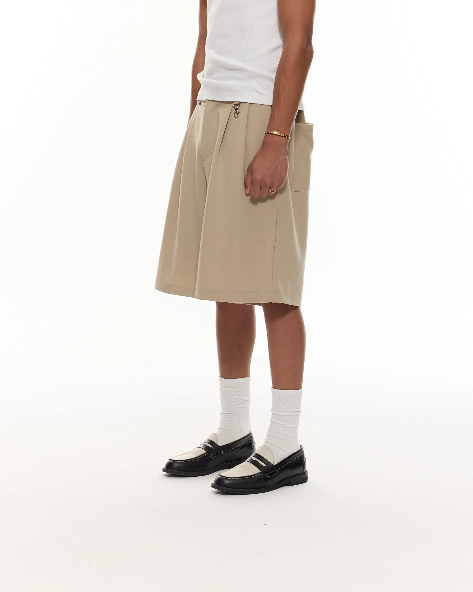 PLEATED SHORTS - SAND - Image 6